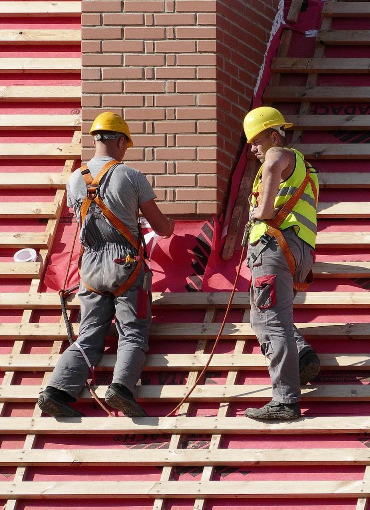 Gids voor aanpak van daklekkages en andere dakproblemen met stappen voor reparatie