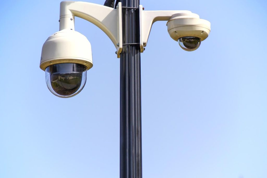 Beveiligingscamera bedrijven installeren professionele camerabewakingssystemen voor bescherming van bedrijfspanden en persone