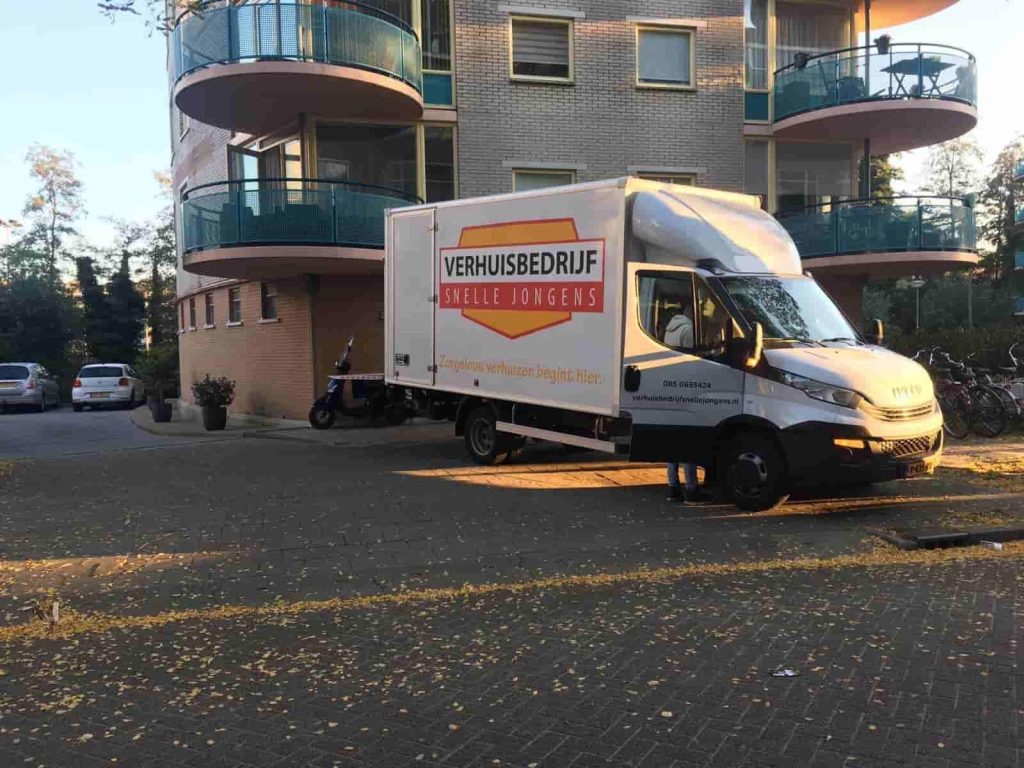 Professioneel gespecialiseerd verhuisbedrijf helpt senioren veilig verhuizen met empathische en deskundige service.